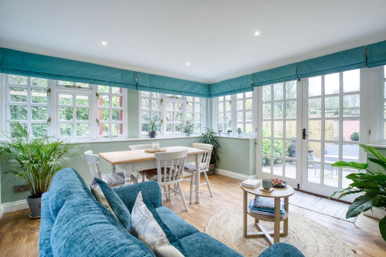 White Cross Cottage Woodbury Экстерьер фото