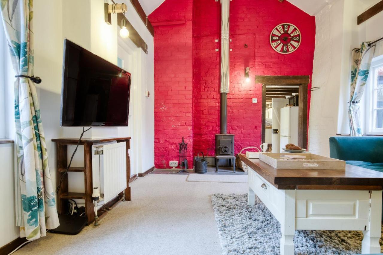 White Cross Cottage Woodbury Экстерьер фото