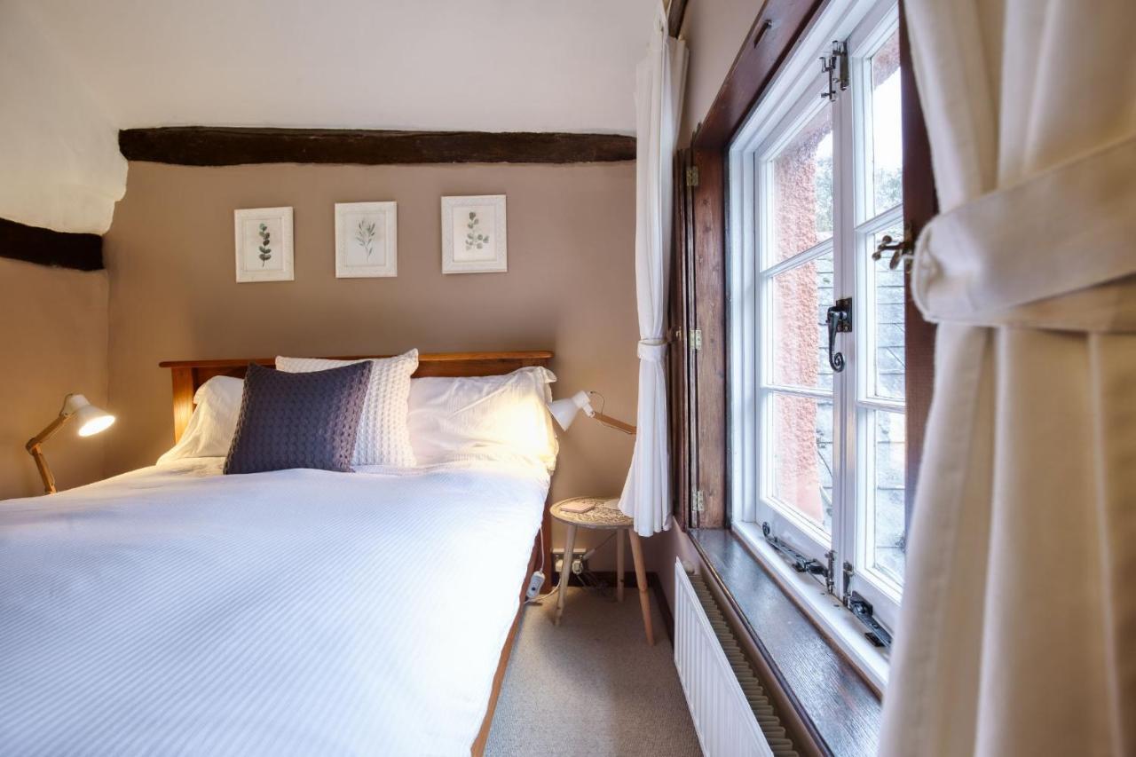 White Cross Cottage Woodbury Экстерьер фото